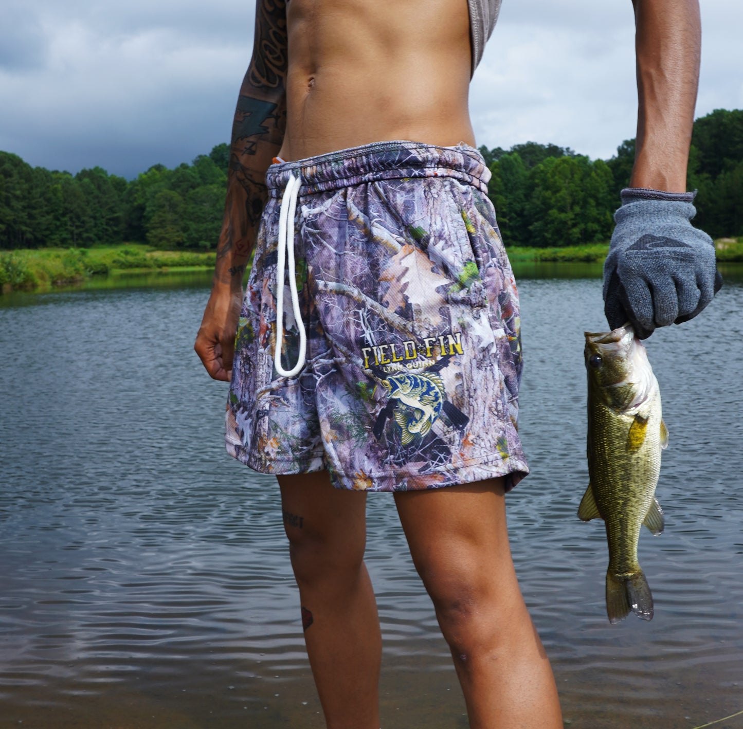 FIELD & FIN MESH SHORTS